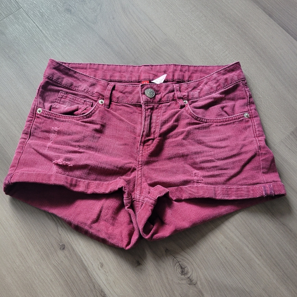 H&M Low-rise Jean Shorts in Fushia